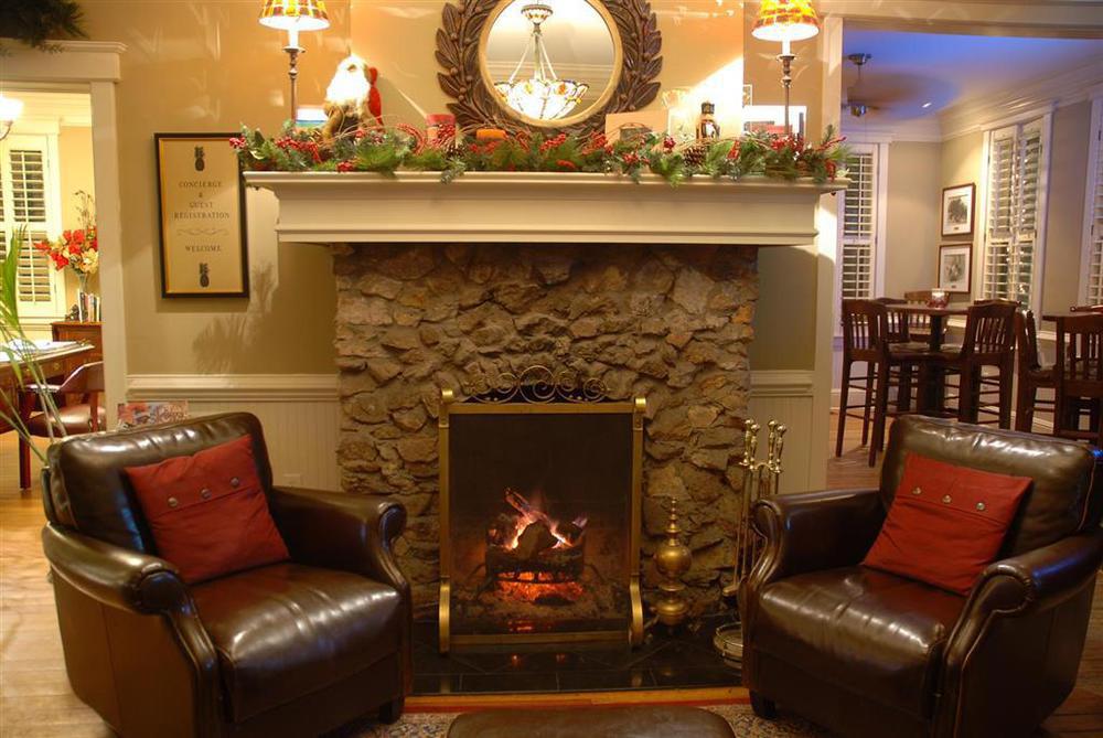 Village Inn And Pub St. Simons Island Interieur foto